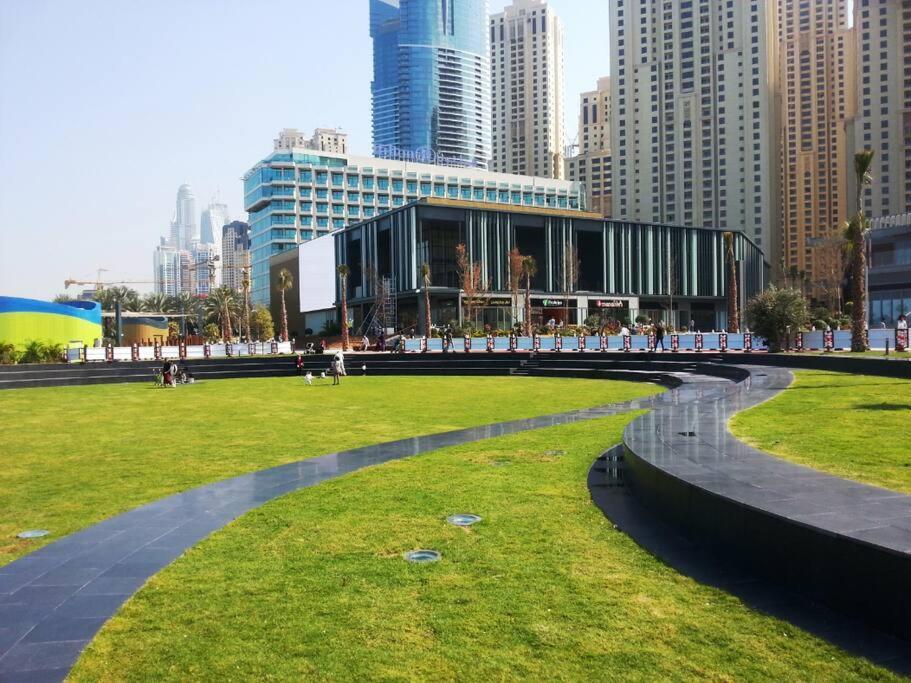 La Buena Vida Holiday Homes - Beach Front Very Spacious, Luxe And Modern 3 Bedroom With Full Kitchen In Jbr , 3 Min To The Jbr Beach Dubai Marina And Tram Station Zewnętrze zdjęcie