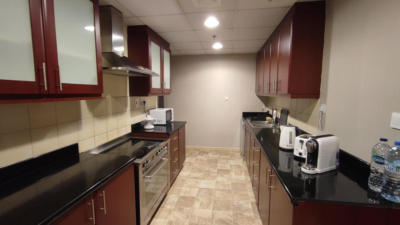 La Buena Vida Holiday Homes - Beach Front Very Spacious, Luxe And Modern 3 Bedroom With Full Kitchen In Jbr , 3 Min To The Jbr Beach Dubai Marina And Tram Station Zewnętrze zdjęcie